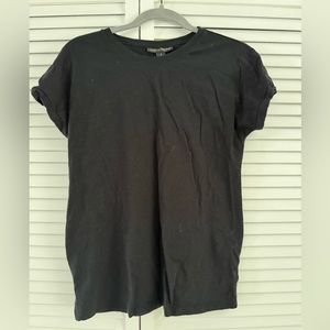 A Pea in the Pod black tee - size S, Like New